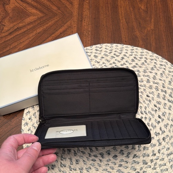 Liz Claiborne black zip around wallet with box ￼ - Picture 5 of 7